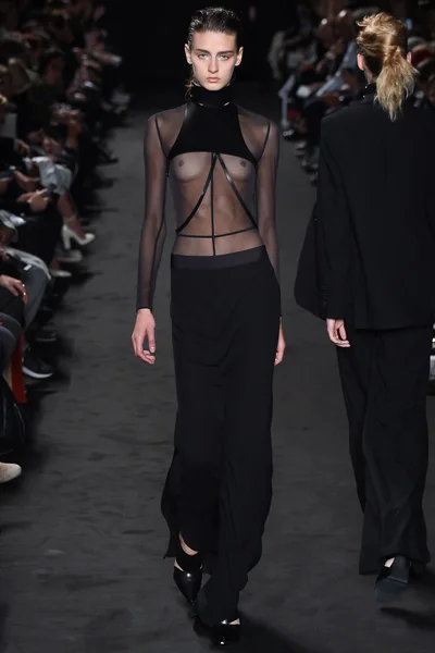 Look 30